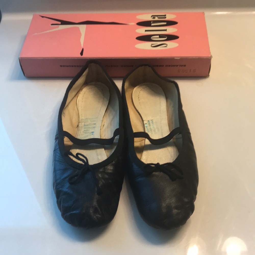 SELVA vintage leather ballet dance shoes SZ 6B.